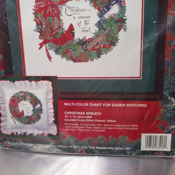 Bucilla Kit 83218 Christmas Wreath 14"x14" NIP - Picture 3 of 6